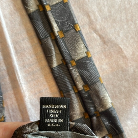 Robert Talbott Nordstrom Finest Silk Geometric Tie 4” x 59” - Picture 3 of 7